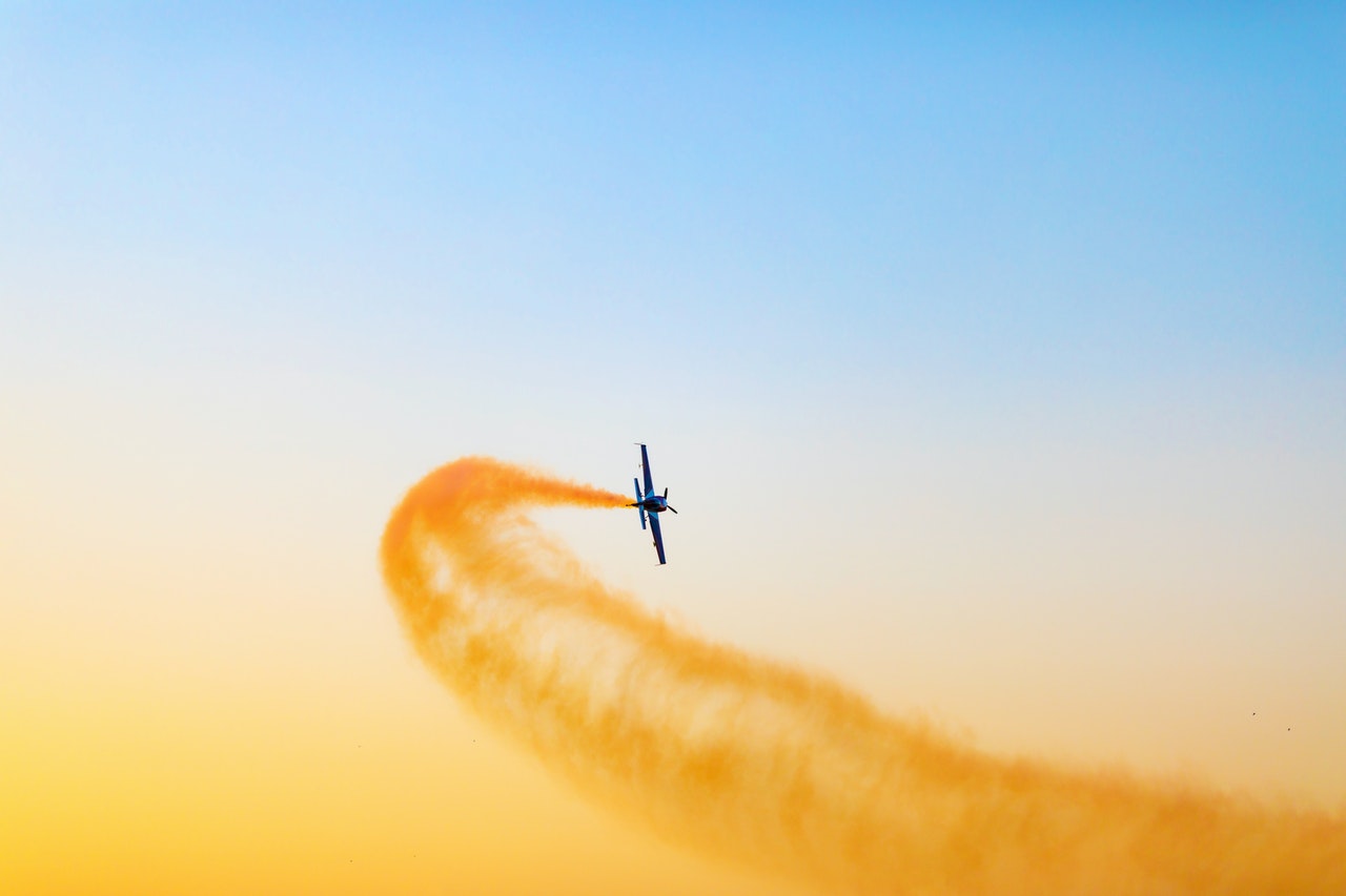 black-airplane-in-the-sky-929606